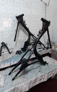 موتور سیکلت و رنگکاری قطعات