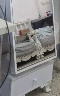 اینه قدی با یه کشو در حد نو