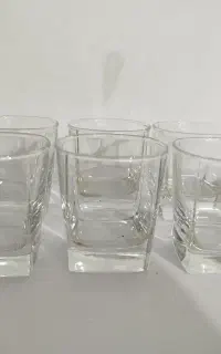 نیم لیوان و قندان