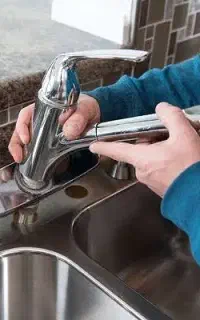 تاسیسات نصب شیر آلات لوله کشی آب .تعمییر شیر آلات