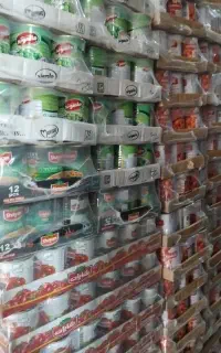 کارگر فروشگاه موادغذایی