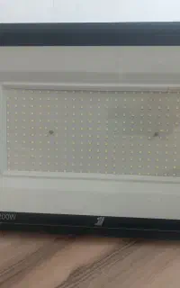 نورافکن 200 وات