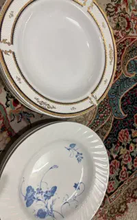 ظروف گل سرخی و چینی‌ و پیرکس