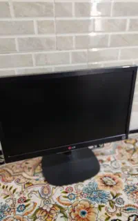 مانیتور در حد نو