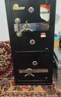 گاو صندوق در حد نو