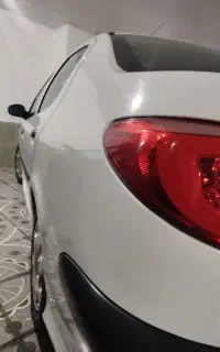 پژو ۲۰۶ اس دی v8بی رنگ دارای لامپ هت لایت اصل