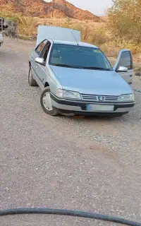 405مدل 93 نیاز پول دارم قیمت مناسب گذاشتم
