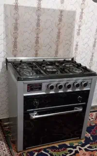 اجاق‌گاز‌طرح‌فر‌‌۵شعله‌سالم‌.‌تمیز‌تمیز