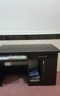 میز تحریر کاملا نو