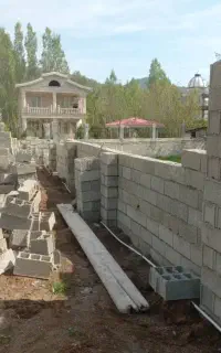 سیمانکاری و بنایی.حصار کشی‌ و تخریب،بلوک چینی آجر
