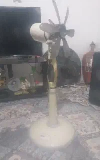 پنکه پایه بلند نیاز به تعمیر