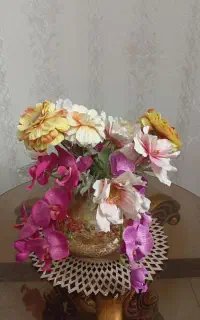 گلدان طلایی