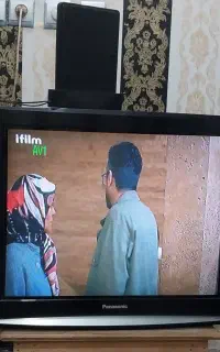 تلویزیون با میز