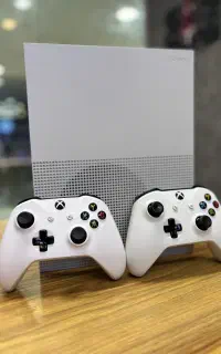 Xbox one s همراه بازی