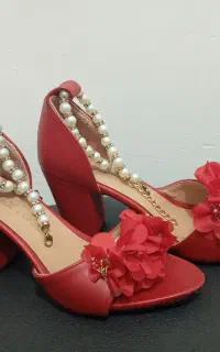 کفش سایز ۳۷ و ۳۸ میخوره