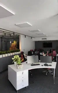 بازسازی و طراحی/انجام کارهای ساختمانی کلی و جزئی