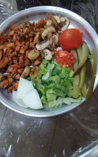 شاگرد اشنا به ساندویچی