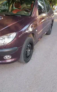 پژو 206 تمیز بدنه براق