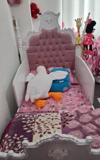 تخت کودک و پاتختی