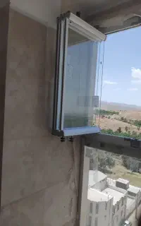 شیشه بالکن