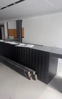 کمد باشگاهی همراه با کانتر رسپشن و کافیشاپ