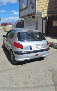 پژو ۲۰۶ مدل ۸۳ عروسک