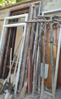 درب پنجره آلومینیومی و چوبی هاهم به فروش میرسن
