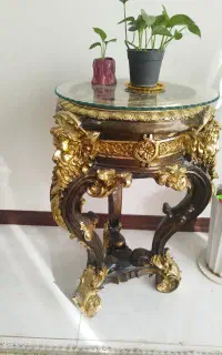 میز کنار سالنی