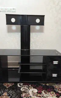 میز تلویزیون شیشه ای