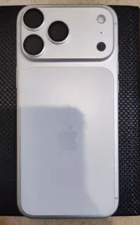 iPhone 17 pro max silver