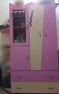 کمد نوجوان صورتی کرم