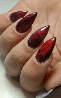 خدمات کاشت ناخن