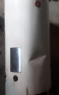 آبگرمکن بزرگ آبگرمکن بزرگ و سالم