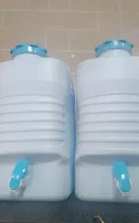 دبه آب ۲۰ لیتری شیر دار