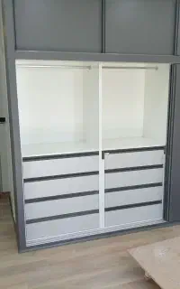 اجرای انواع کابینت و کمد دیواری و نصب تاپشیت