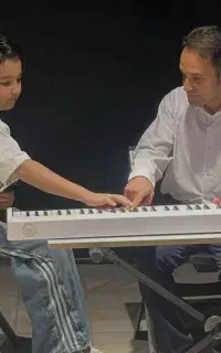 آموزش پیانو ( ساده و شیرین )/حضوری