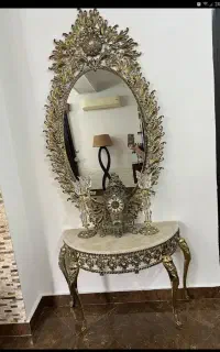 میز و آیینه و شمعدان زینتی