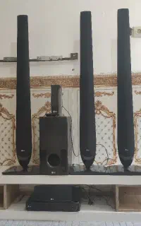 سینما خانواده LGسالم در حد نو همراه دستگاه سیم