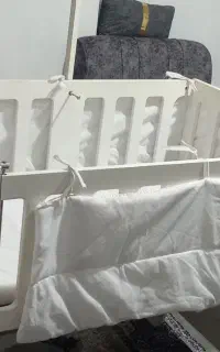 تخت کنار مادر گهواره