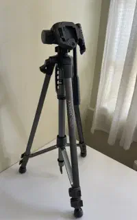 سه پایه حرفه ای دوربین