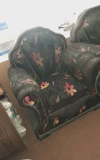 مبل ۶ نفره با سه عدد  میز عسلی