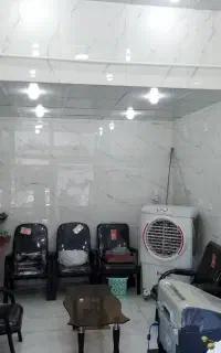 مغازه روبروی بیمارستان