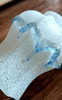 یک لوستر حباب دار رنگی و شیک با جنسی عالی