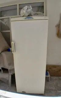 یخچال قدیمی در حد