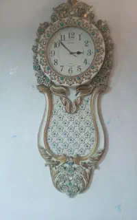 ساعت دیواری سفید
