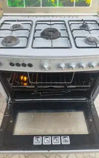 گاز ۵ شعله فردار و جوجه گردون بسیار تمیز