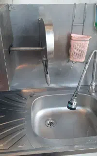 مرغ خرد کن و شیشه حبوبات