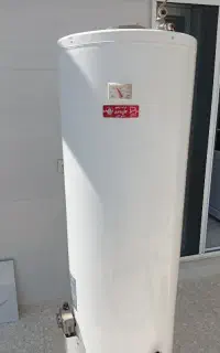 آبگرم کن ایستاده