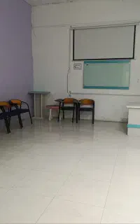 منشی  آموزشگاه زبان
