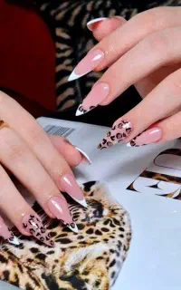 چیزی تا عید نمونده بیا ناخن  مژه بکار فقط ۶۵۰